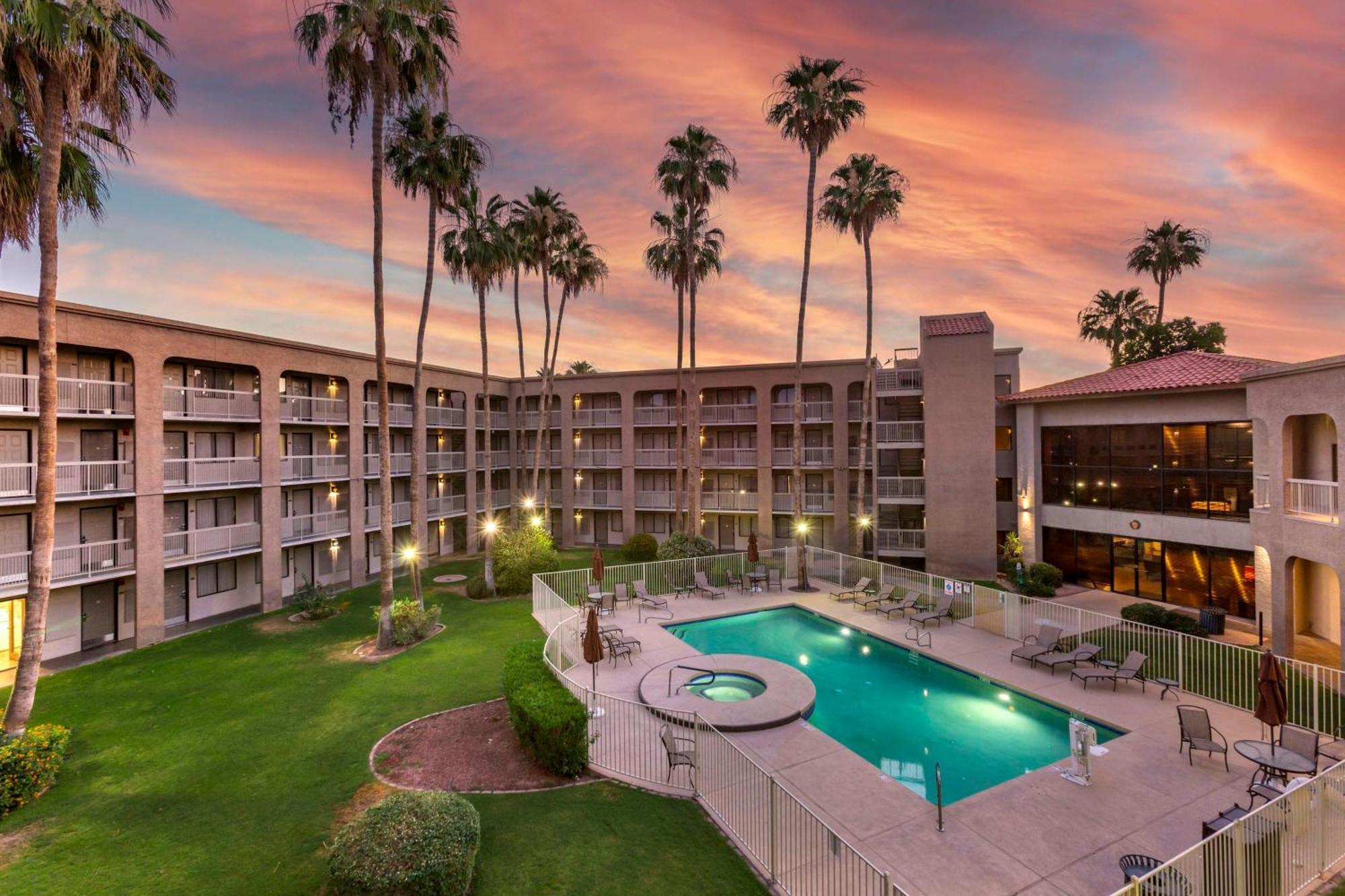 Best Western Plus Scottsdale Thunderbird Suites Exteriér fotografie