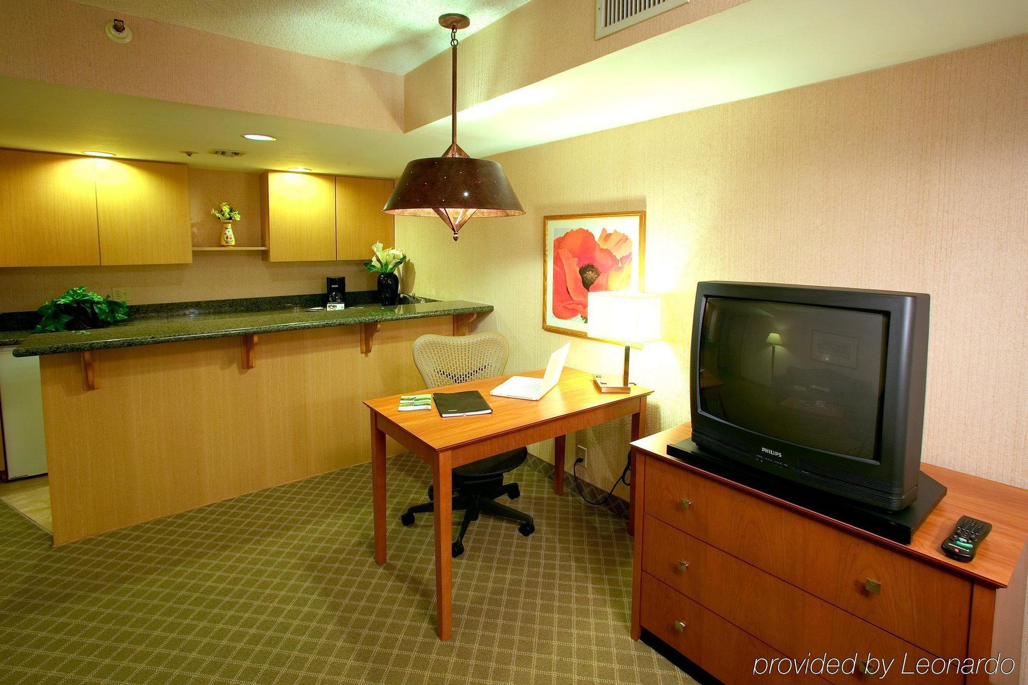 Best Western Plus Scottsdale Thunderbird Suites Pokoj fotografie